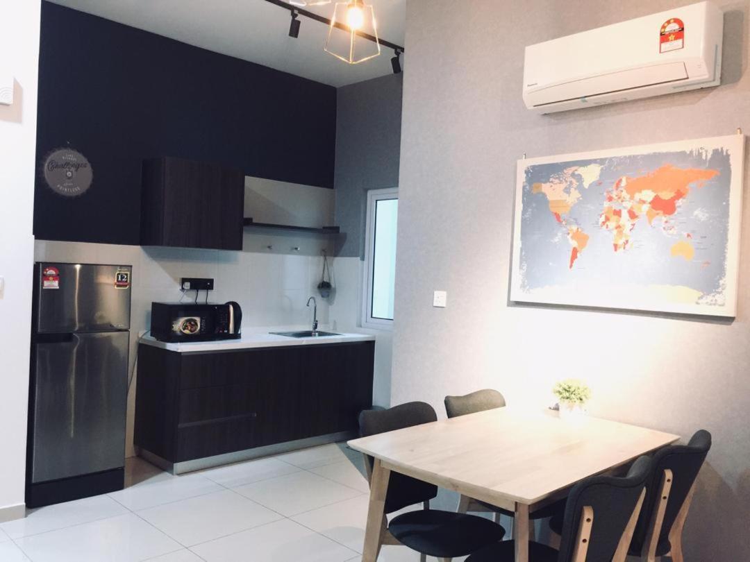 Ezhome Mesahill Nilai Exteriör bild