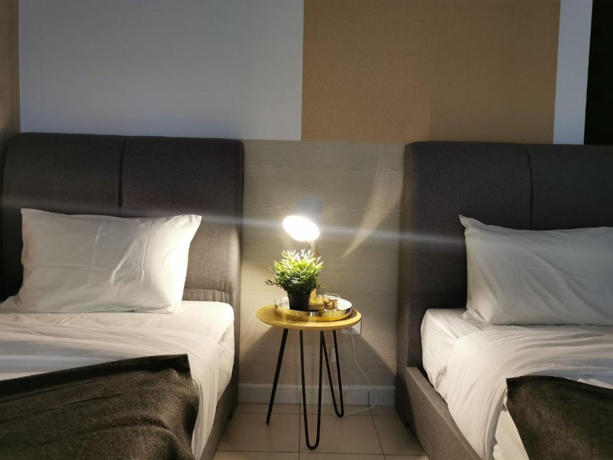 Ezhome Mesahill Nilai Exteriör bild