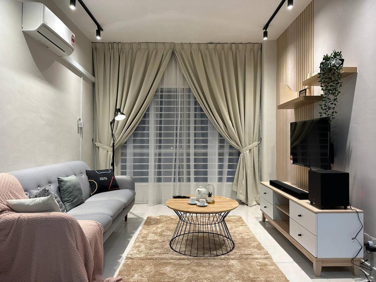 Ezhome Mesahill Nilai Exteriör bild